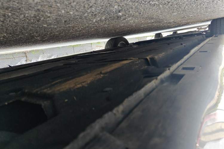 Used Hongqi H5 2024 2.0T Automatic Smart Connect Flagship Edition Chassis Rear Left