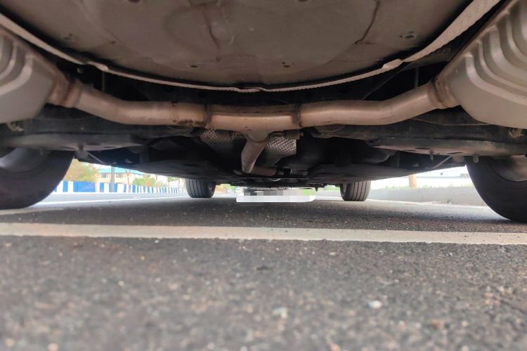 Used Hongqi H5 2024 2.0T Automatic Smart Connect Flagship Edition Chassis Rear