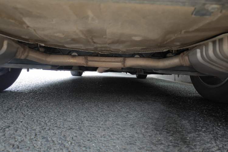 Used Hongqi H5 2024 1.5T DCT Smart Connect Flagship Edition Chassis Rear