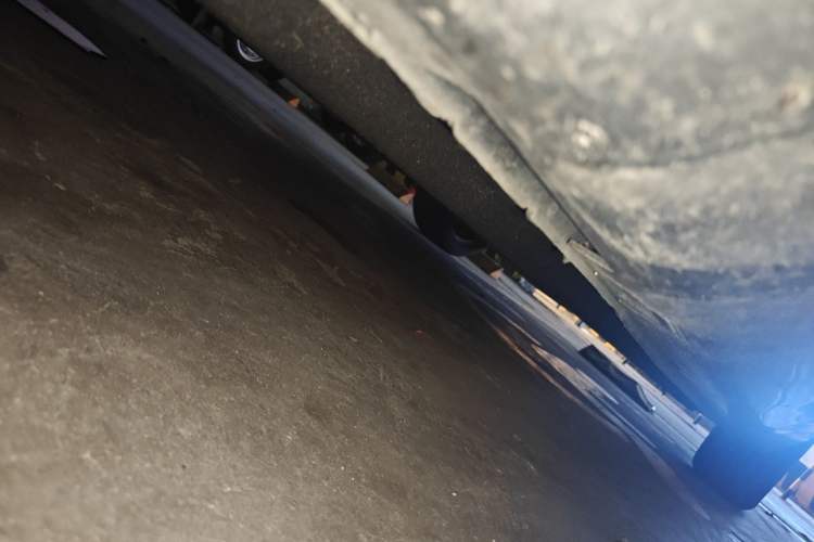 Used Hongqi H5 2024 2.0T Automatic Smart Connect Flagship Edition Chassis Rear