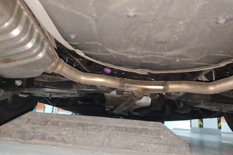 Used Hongqi H5 2024 2.0T Automatic Smart Connect Flagship Edition Chassis Rear