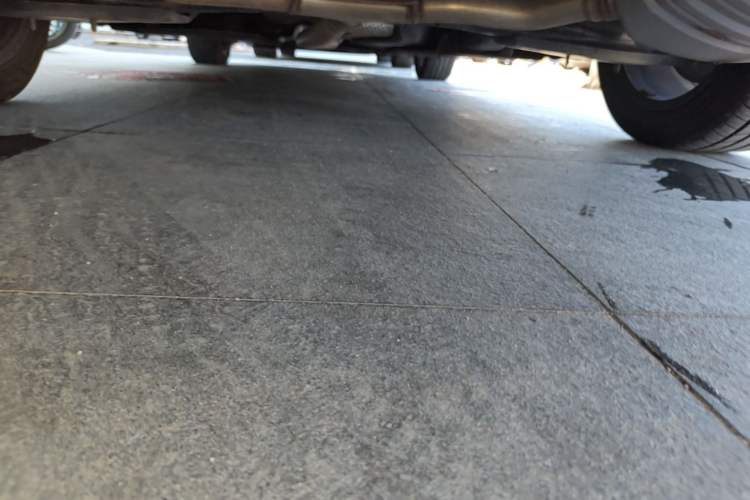 Used Hongqi H5 2024 2.0T Automatic Smart Connect Flagship Edition Chassis Rear