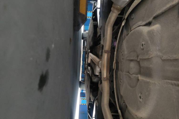Used Hongqi H5 2024 2.0T Automatic Smart Connect Flagship Edition Chassis Rear