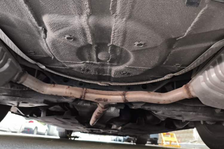 Used Hongqi H5 2024 1.5T DCT Smart Connect Flagship Edition Chassis Rear
