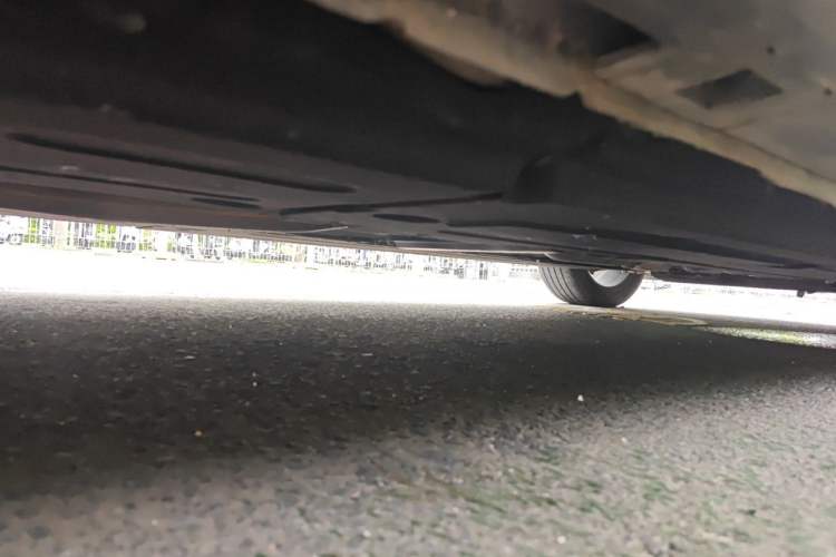 Used Hongqi H5 2024 2.0T Automatic Smart Connect Flagship Edition Chassis Rear Right