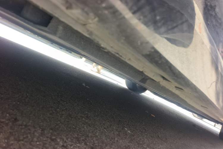 Used Hongqi H5 2024 2.0T Automatic Smart Connect Flagship Edition Chassis Rear Right