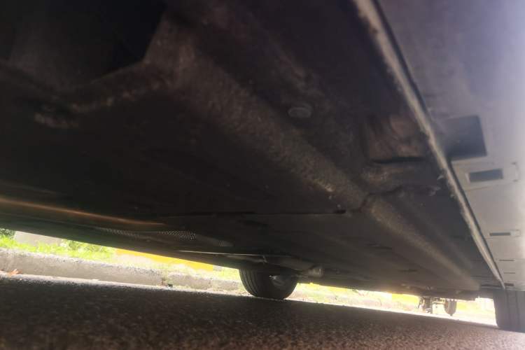 Used Hongqi H5 2024 2.0T Automatic Smart Connect Flagship Edition Chassis Rear Right