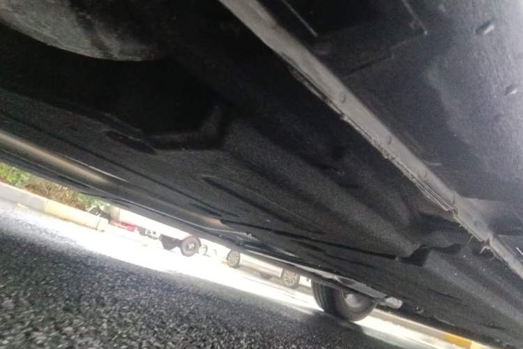 Used Hongqi H5 2024 2.0T Automatic Smart Connect Flagship Edition Chassis Rear Right