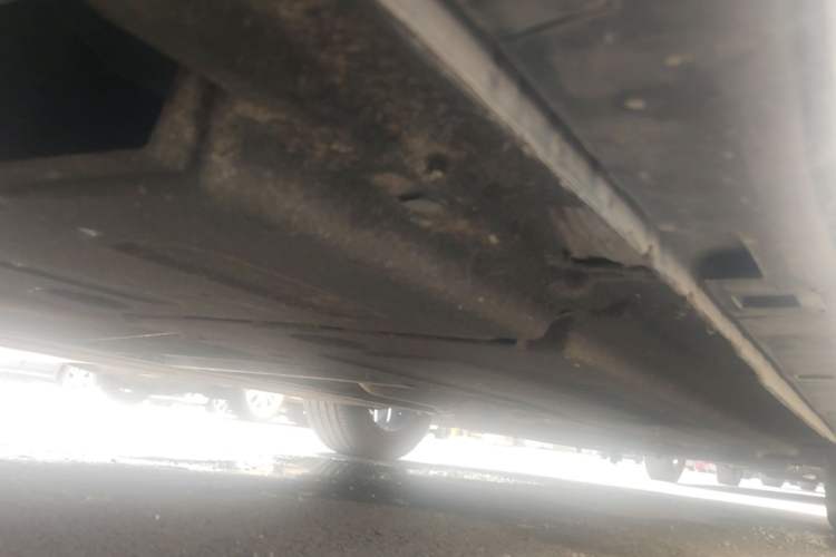Used Hongqi H5 2024 2.0T Automatic Smart Connect Flagship Edition Chassis Rear Right