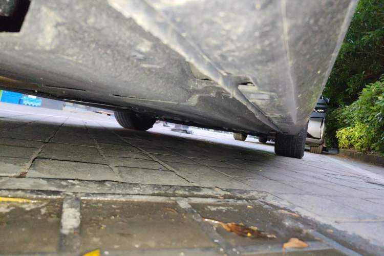 Used Hongqi H5 2024 2.0T Automatic Smart Connect Flagship Edition Chassis Rear Right