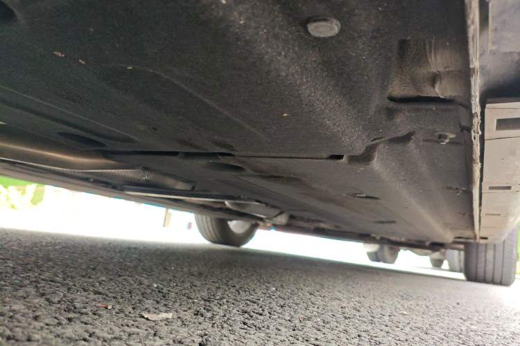 Used Hongqi H5 2024 2.0T Automatic Smart Connect Flagship Edition Chassis Rear Right