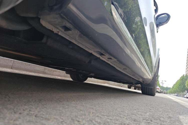 Used Hongqi H5 2024 2.0T Automatic Smart Connect Flagship Edition Chassis Rear Right