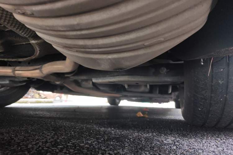 Used Hongqi H5 2024 2.0T Automatic Smart Connect Flagship Edition Chassis Rear Right