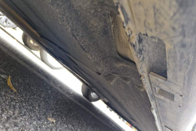 Used Hongqi H5 2024 2.0T Automatic Smart Connect Flagship Edition Chassis Rear Right