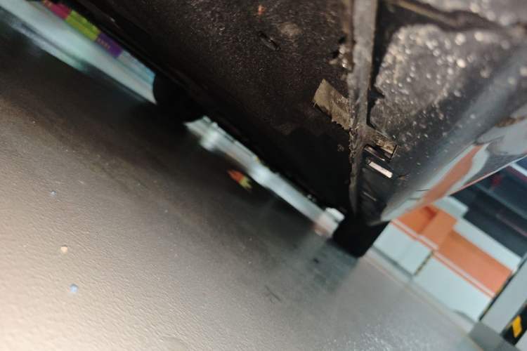 Used Hongqi H5 2024 2.0T Automatic Smart Connect Flagship Edition Chassis Rear Right