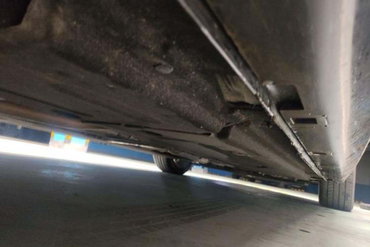 Used Hongqi H5 2024 2.0T Automatic Smart Connect Flagship Edition Chassis Rear Right