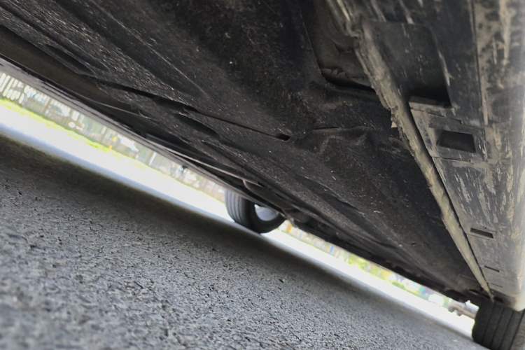 Used Hongqi H5 2024 2.0T Automatic Smart Connect Flagship Edition Chassis Rear Right