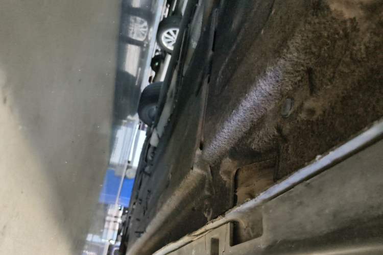 Used Hongqi H5 2024 1.5T DCT Smart Connect Flagship Edition Chassis Rear Right
