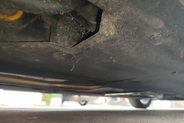 Used Hongqi H5 2024 2.0T Automatic Smart Connect Flagship Edition Chassis Rear Right