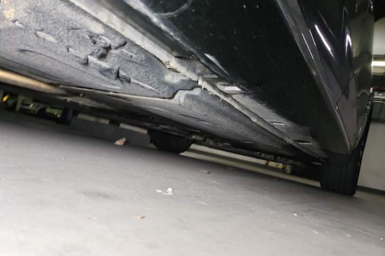 Used Hongqi H5 2024 2.0T Automatic Smart Connect Flagship Edition Chassis Rear Right