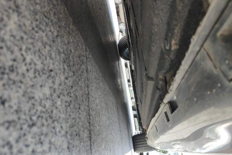 Used Hongqi H5 2024 2.0T Automatic Smart Connect Flagship Edition Chassis Rear Right