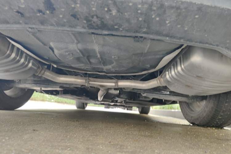 Used Hongqi H5 2024 2.0T Automatic Smart Connect Flagship Edition Chassis Rear