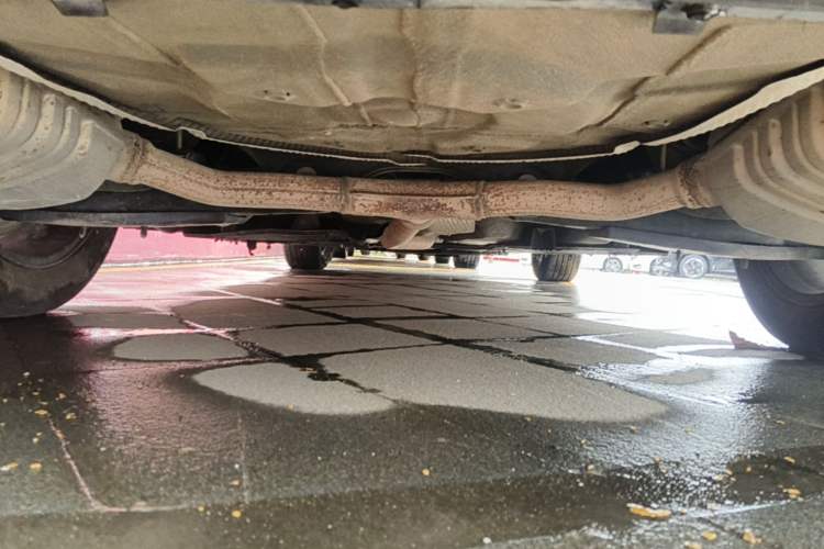 Used Hongqi H5 2024 1.5T DCT Smart Connect Flagship Edition Chassis Rear