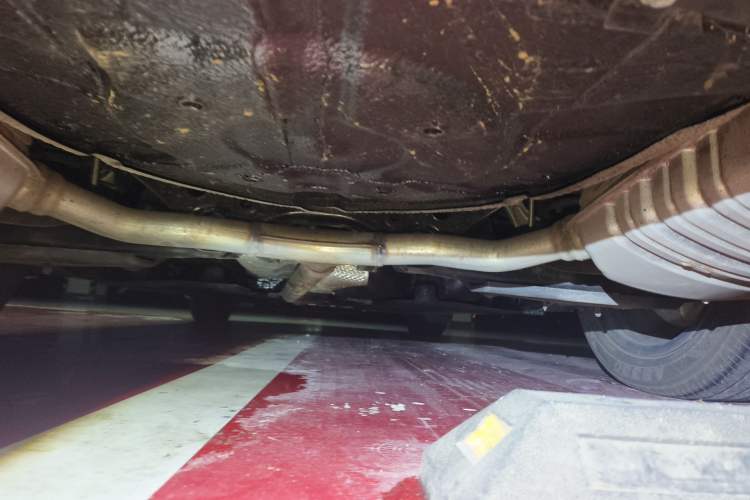 Used Hongqi H5 2024 2.0T Automatic Smart Connect Flagship Edition Chassis Rear