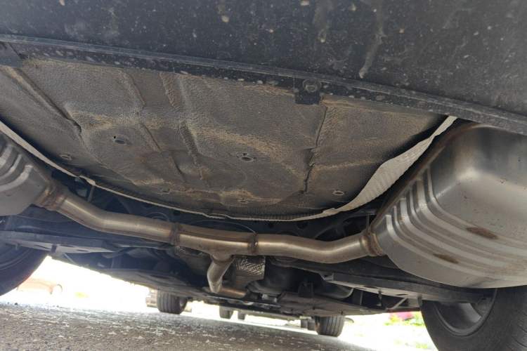 Used Hongqi H5 2024 2.0T Automatic Smart Connect Flagship Edition Chassis Rear