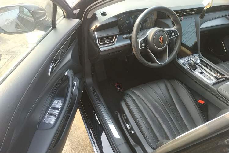 Used Hongqi H5 2024 2.0T Automatic Smart Connect Flagship Edition Driver Seat