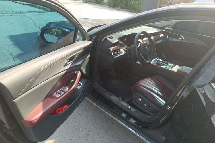 Used Hongqi H5 2024 2.0T Automatic Smart Connect Flagship Edition Driver Seat