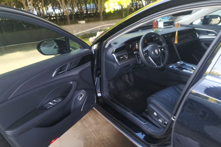 Used Hongqi H5 2024 2.0T Automatic Smart Connect Flagship Edition Driver Seat