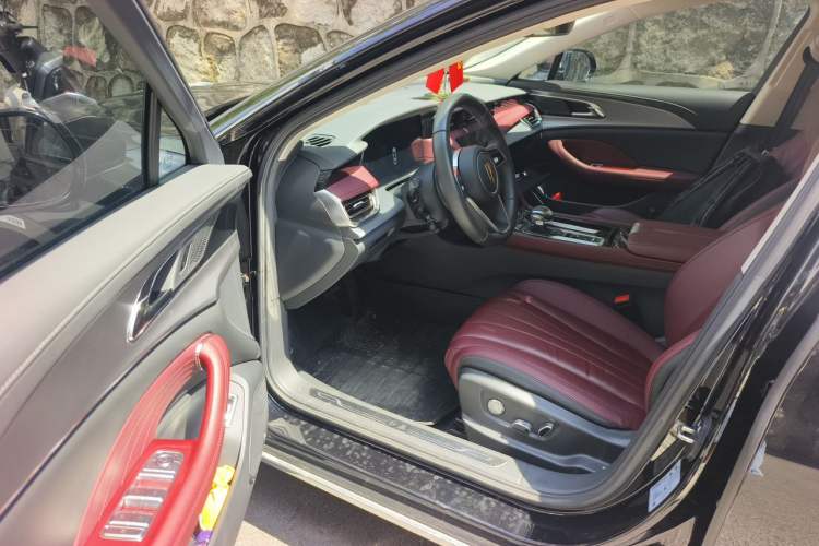 Used Hongqi H5 2024 2.0T Automatic Smart Connect Flagship Edition Driver Seat