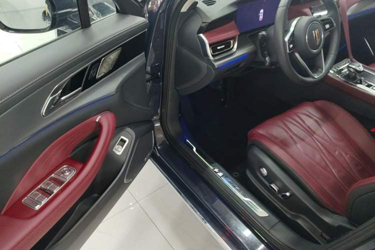 Used Hongqi H5 2024 2.0T Automatic Smart Connect Flagship Edition Driver Seat