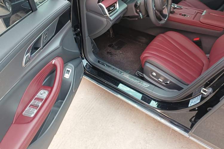 Used Hongqi H5 2024 2.0T Automatic Smart Connect Flagship Edition Driver Seat