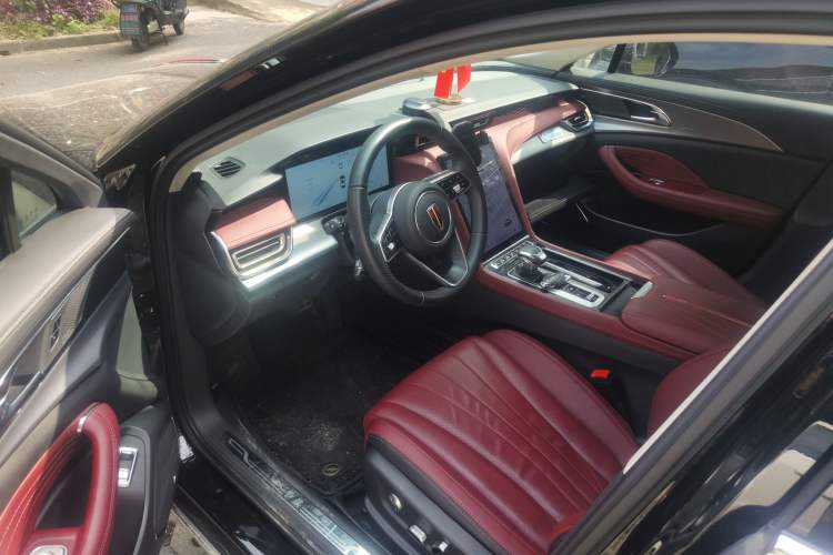 Used Hongqi H5 2024 2.0T Automatic Smart Connect Flagship Edition Driver Seat