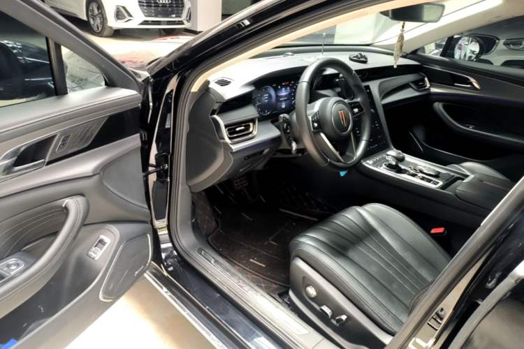 Used Hongqi H5 2024 2.0T Automatic Smart Connect Flagship Edition Driver Seat