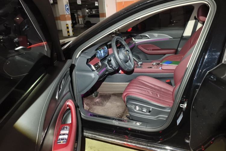 Used Hongqi H5 2024 2.0T Automatic Smart Connect Flagship Edition Driver Seat