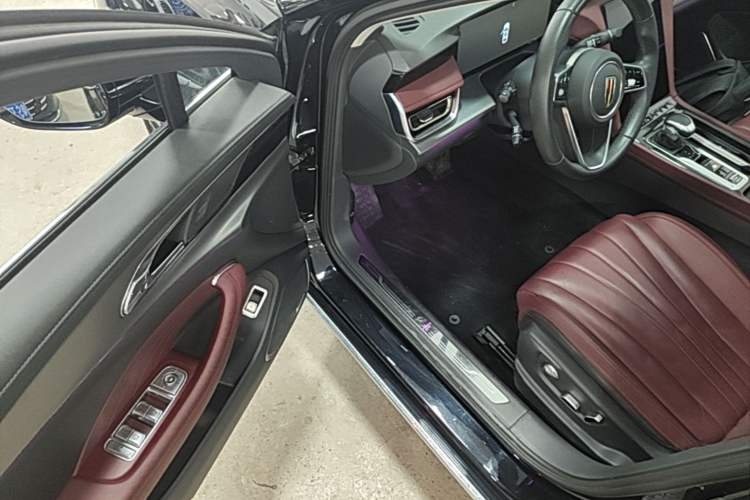 Used Hongqi H5 2024 2.0T Automatic Smart Connect Flagship Edition Driver Seat