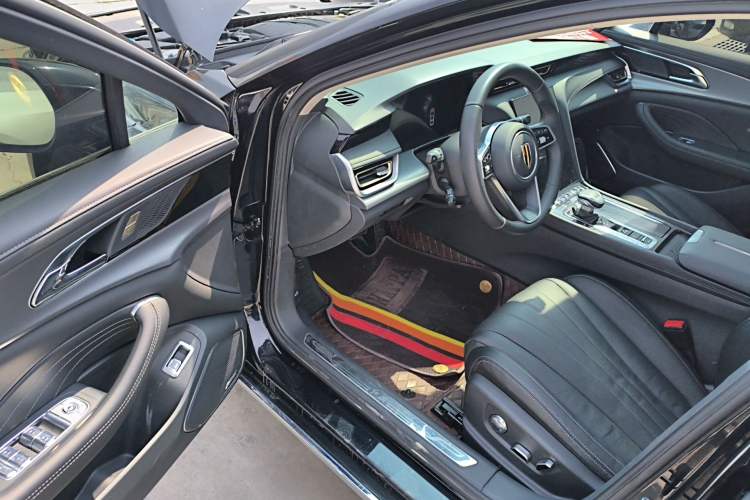 Used Hongqi H5 2024 2.0T Automatic Smart Connect Flagship Edition Driver Seat