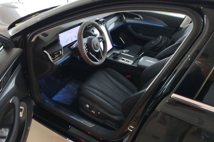 Used Hongqi H5 2024 2.0T Automatic Smart Connect Flagship Edition Driver Seat