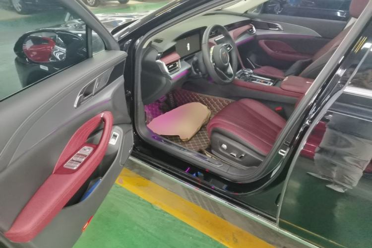 Used Hongqi H5 2024 2.0T Automatic Smart Connect Flagship Edition Driver Seat