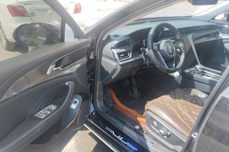 Used Hongqi H5 2024 2.0T Automatic Smart Connect Flagship Edition Driver Seat