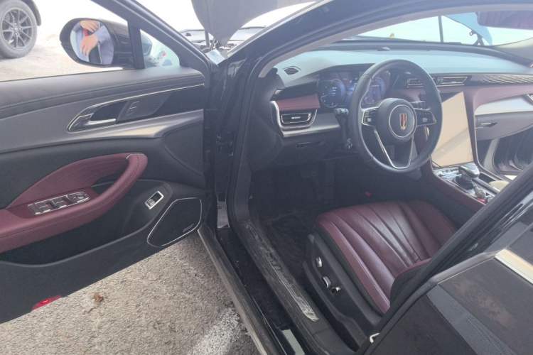 Used Hongqi H5 2024 2.0T Automatic Smart Connect Flagship Edition Driver Seat