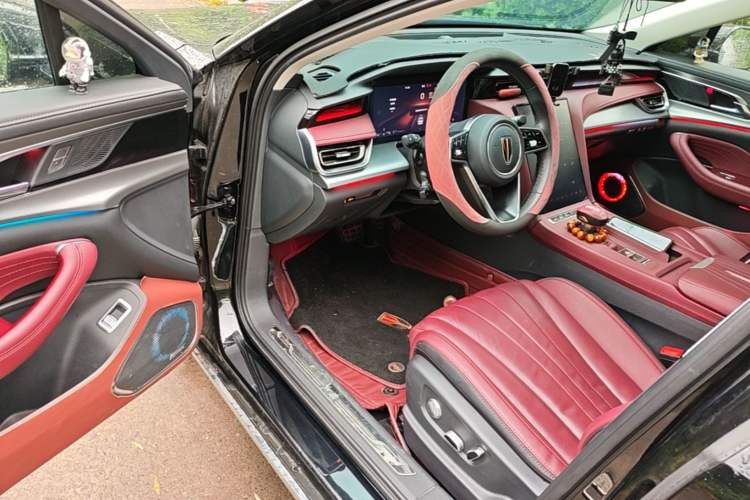 Used Hongqi H5 2024 2.0T Automatic Smart Connect Flagship Edition Driver Seat