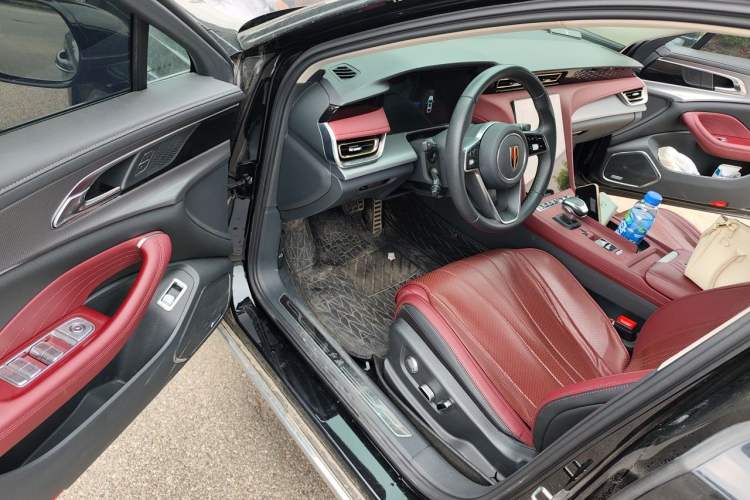 Used Hongqi H5 2024 2.0T Automatic Smart Connect Flagship Edition Driver Seat