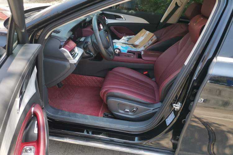 Used Hongqi H5 2024 2.0T Automatic Smart Connect Flagship Edition Driver Seat