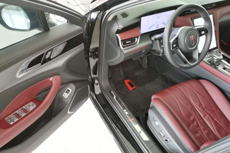 Used Hongqi H5 2024 2.0T Automatic Smart Connect Flagship Edition Driver Seat