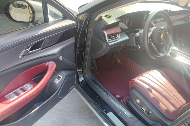 Used Hongqi H5 2024 2.0T Automatic Smart Connect Flagship Edition Driver Seat