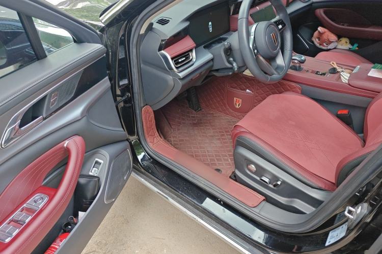 Used Hongqi H5 2024 2.0T Automatic Smart Connect Flagship Edition Driver Seat